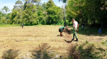 Satgas TMMD Ke-128 Kodim Abdya Bersama Warga Bersihkan Lahan 1 Hektare untuk Ketahanan Pangan