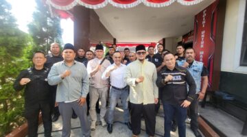 Kang Uge Pimpin FUIB ke Polda Jabar: Klarifikasi Laporan Abu Janda, Serukan Takbir Segera Di periksa dan Diadili.