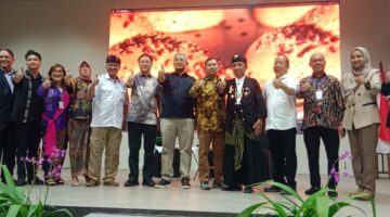 PEMKOT BANDUNG LUNCURKAN GERAKAN “AKU KAMU KITA”* *DAMPINGI 1000 UMKM URUS SERTIFIKAT HALAL